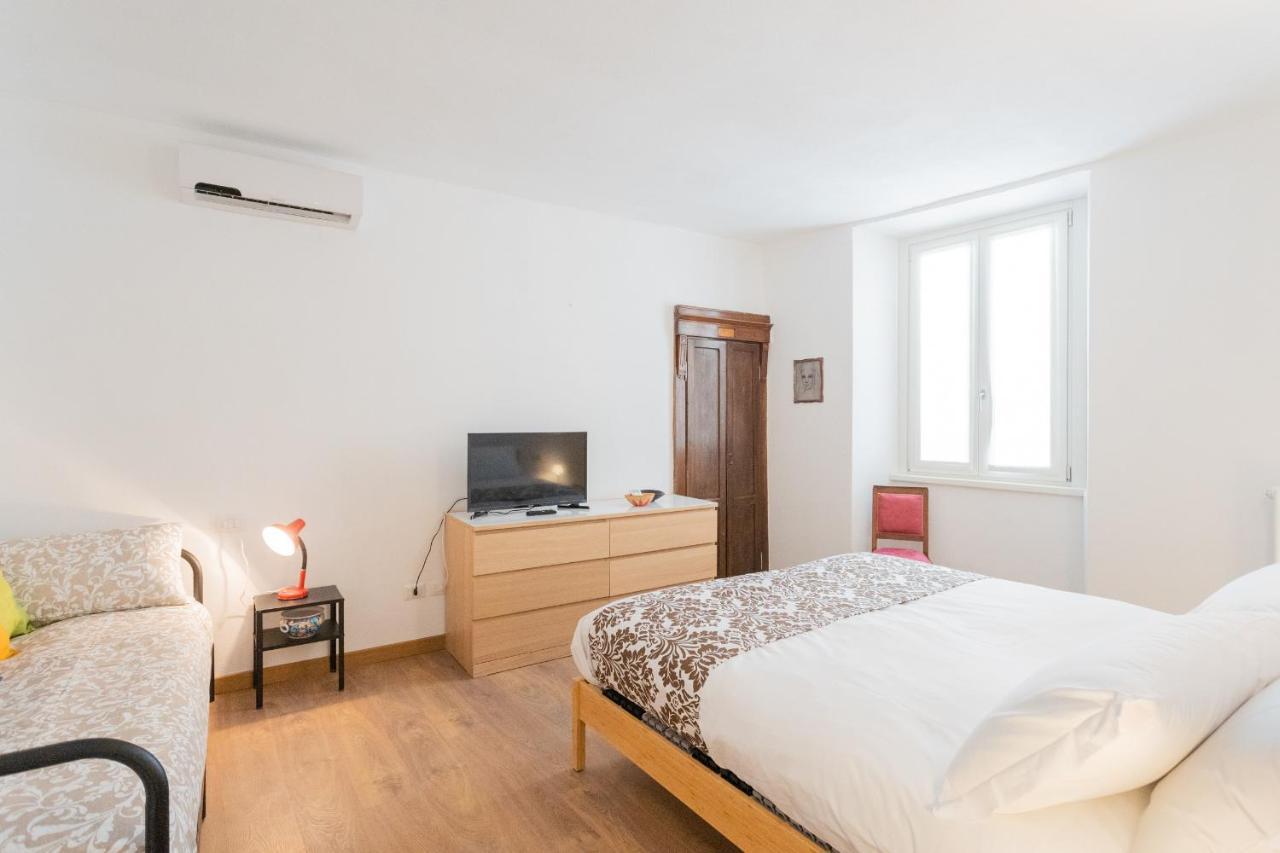 Da Pia In Historycal Como City Centre By Rent All Como Exterior foto